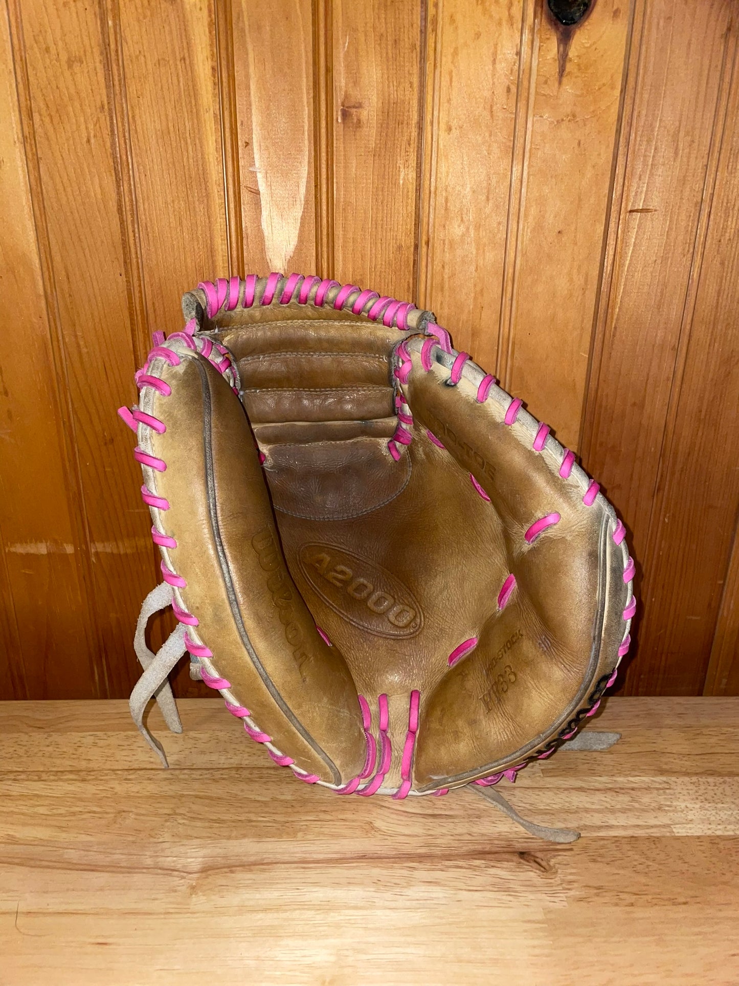 Full Baseball Glove Relace and Cleaning (Catchers and 1st Base)