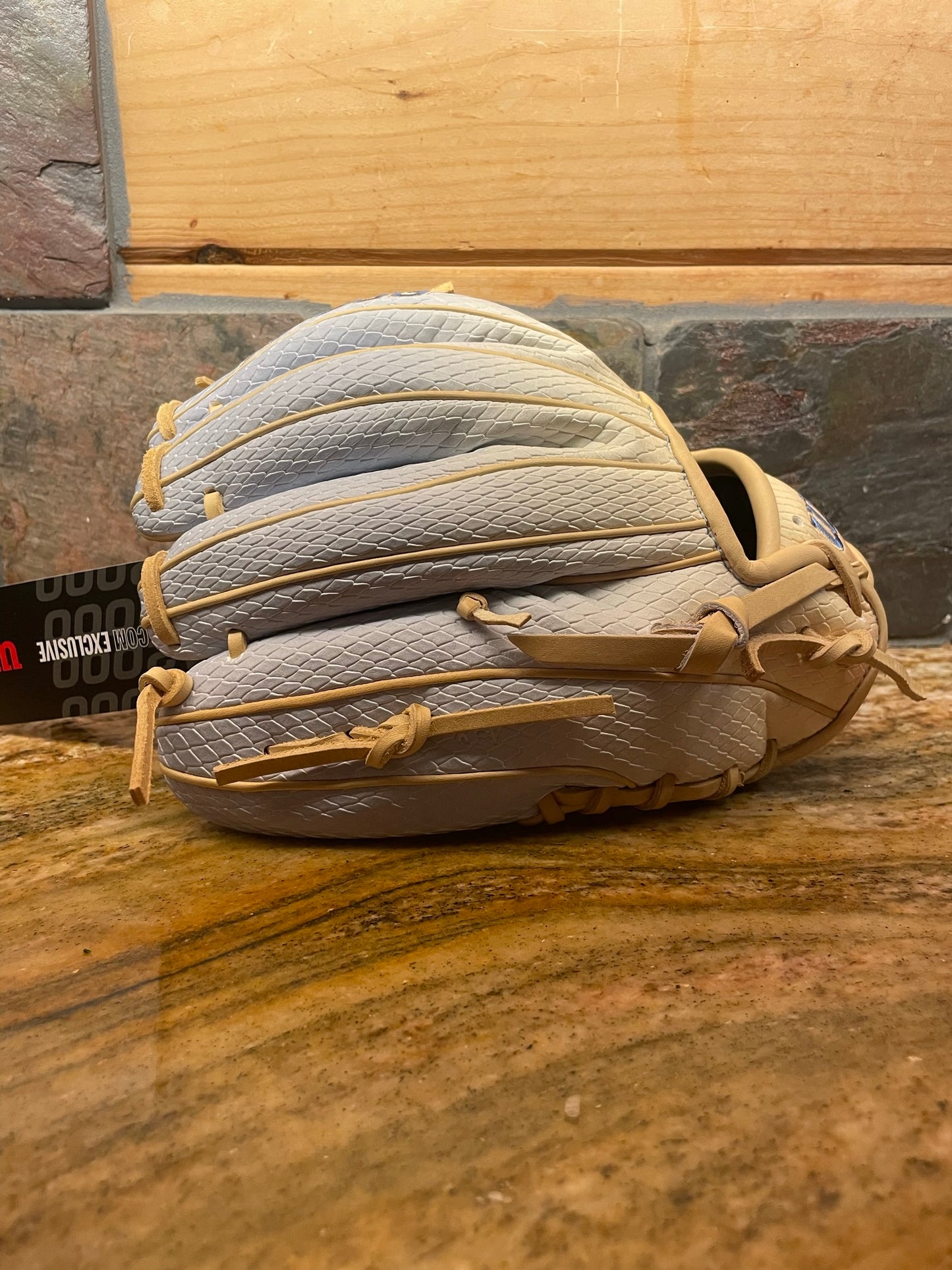 Wilson Arizona Sky A2000 11.5" NWT