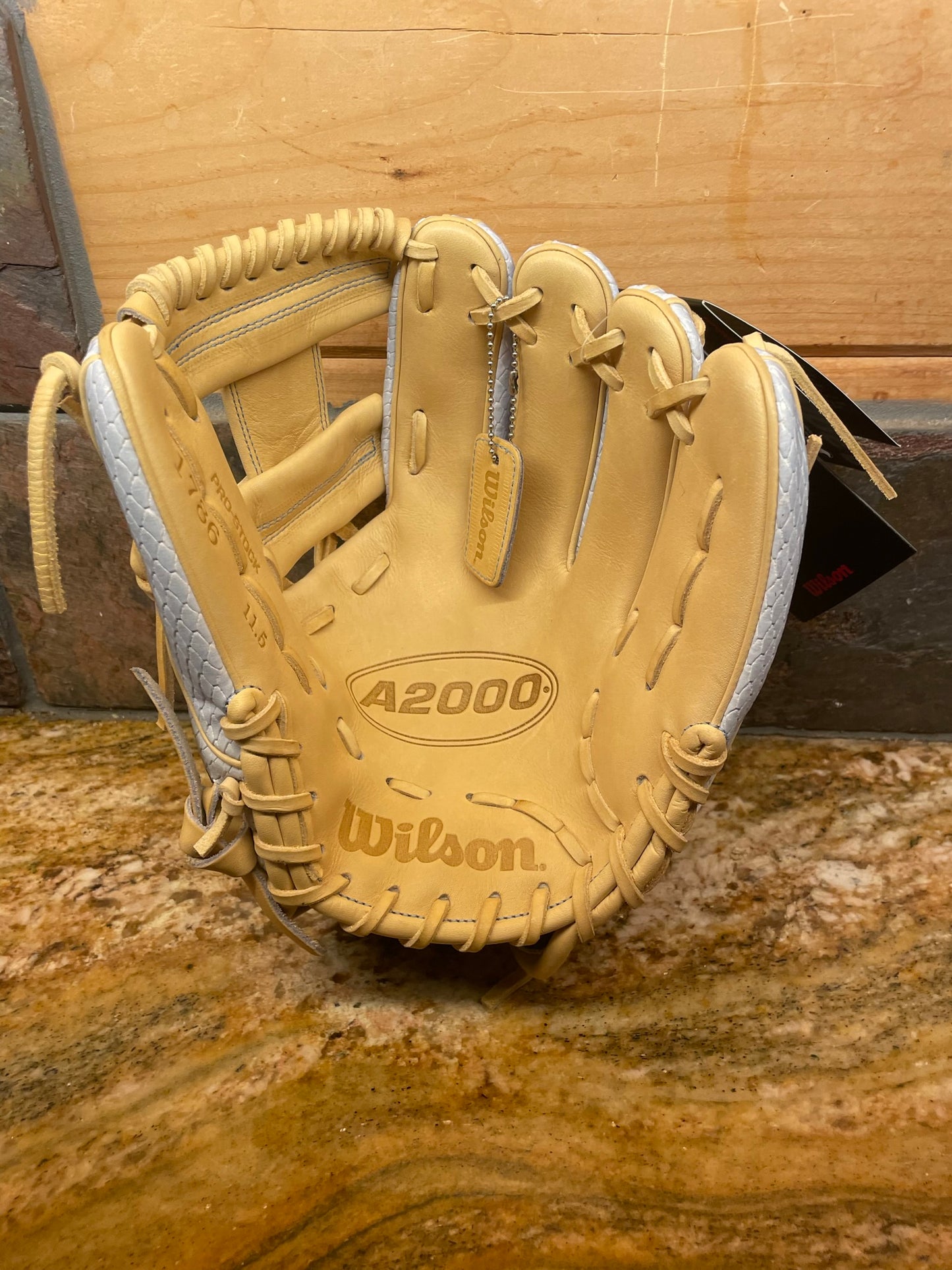 Wilson Arizona Sky A2000 11.5" NWT