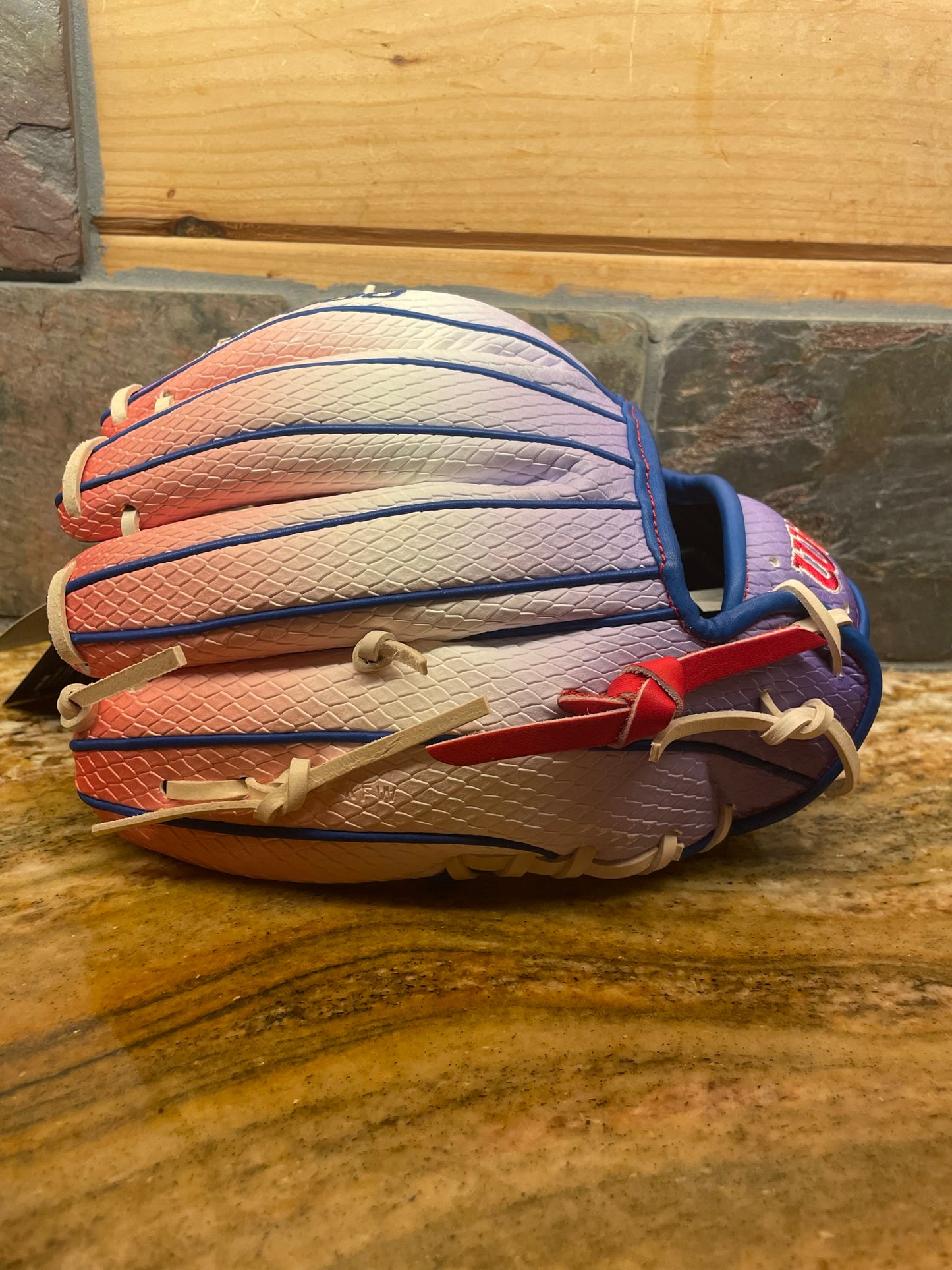 Wilson Independence Online Exclusive A2000 11.5"