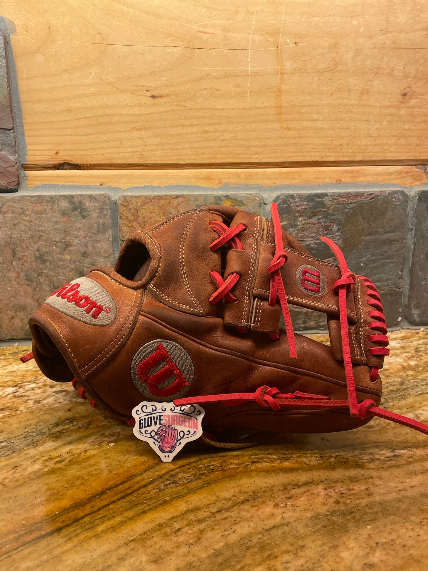 Full Baseball Glove Relace and Cleaning (Fielder and Trapeze)