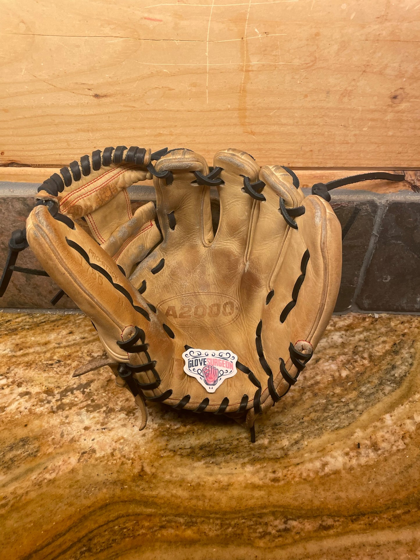 Full Baseball Glove Relace and Cleaning (Fielder and Trapeze)