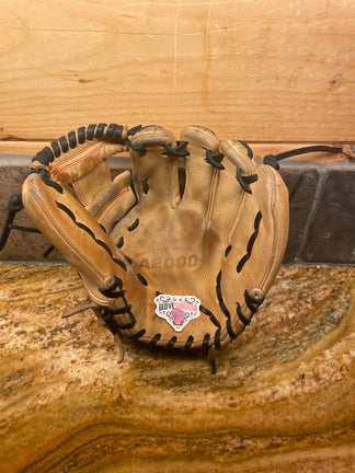 Professional Baseball & Softball Glove Relacing, Cleaning & Conditioning Service - Restore Your Glove!